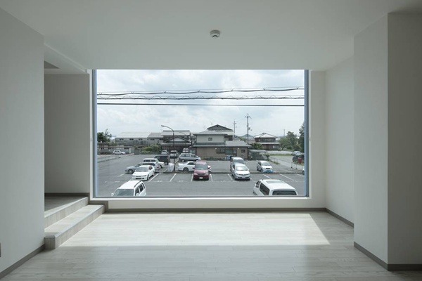 On the Corner_pict
